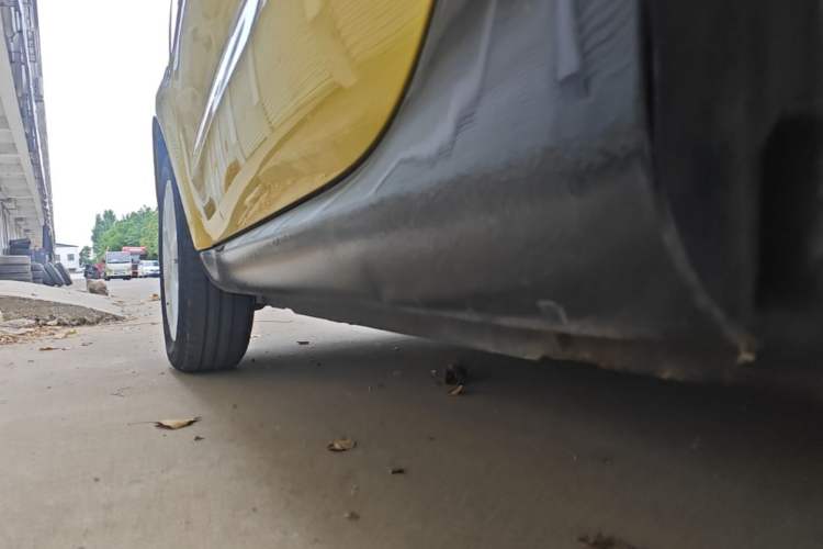 Used smart fortwo 2015 1.0L 52 kW hardtop Dynamic version Left Side Sill