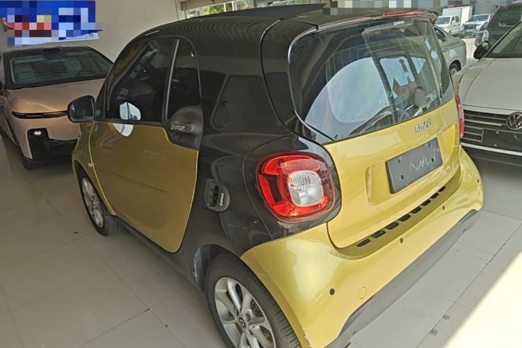 Used smart fortwo 2015 1.0L 52 kW hardtop Dynamic version Rear Left 45 Deg