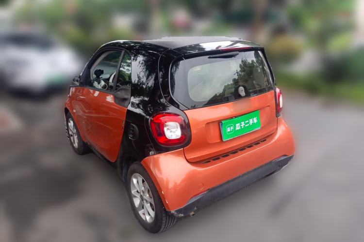 Used smart fortwo 2015 1.0L 52 kW hardtop Dynamic version Rear Left 45 Deg