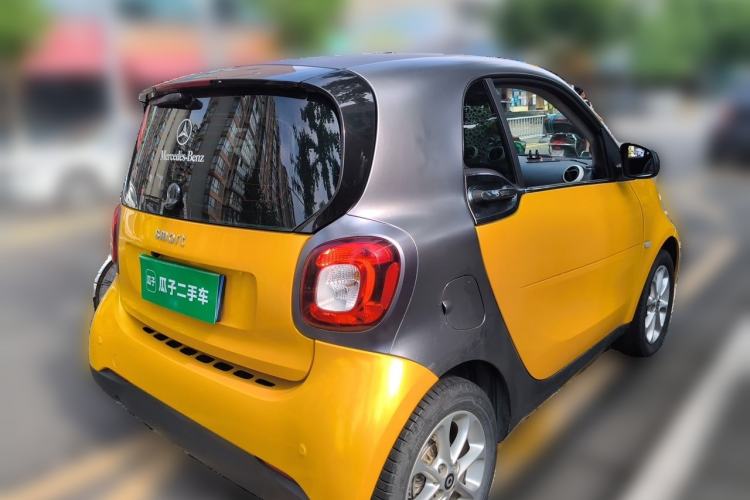 Used smart fortwo 2015 1.0L 52 kW hardtop Dynamic version Rear Right 45 Deg