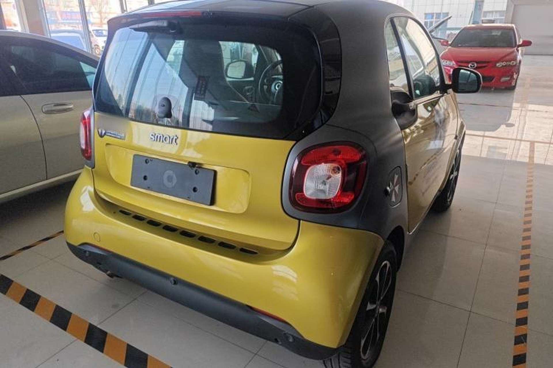 Used smart fortwo 2015 1.0L 52 kW Hardtop Passion Edition Rear Right 45 Deg