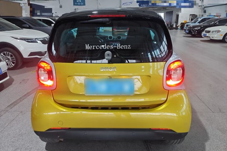 Used smart fortwo 2015 1.0L 52 kW hardtop Dynamic version Rear
