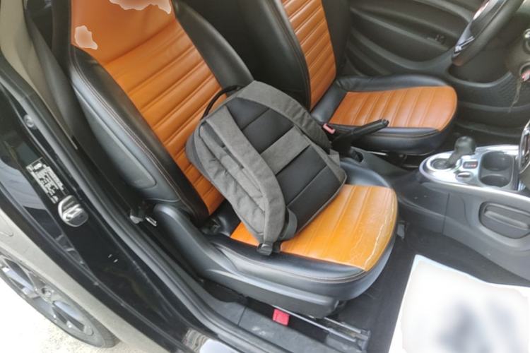 Used smart fortwo 2015 1.0L 52 kW hardtop Dynamic version Right Front Seat