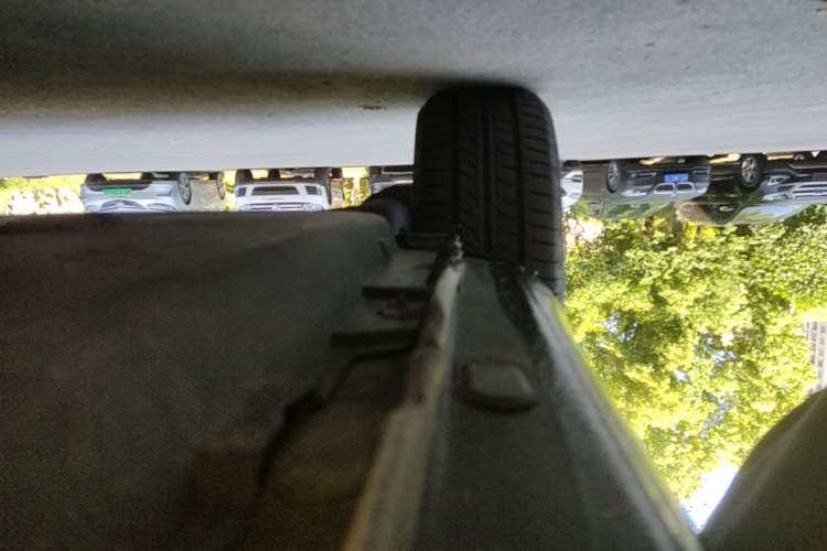 Used smart fortwo 2015 1.0L 52 kW hardtop Dynamic version Right Side Sill