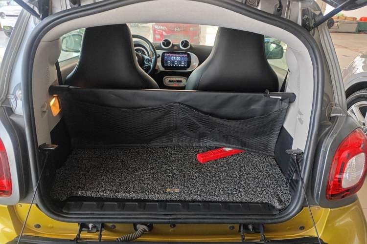 Used smart fortwo 2015 1.0L 52 kW Hardtop Passion Edition Trunk