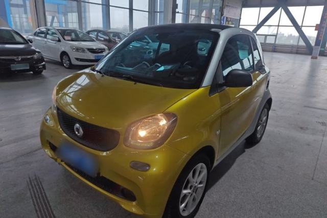 Used smart fortwo 2015 1.0L 52 kW hardtop Dynamic version