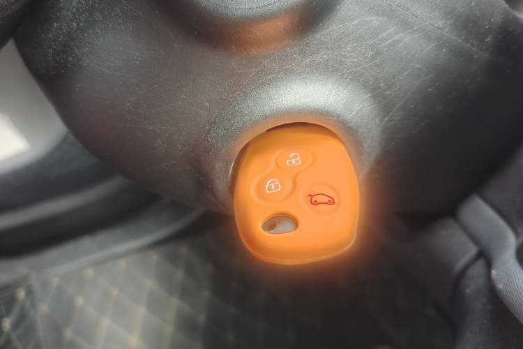 Used smart fortwo 2015 1.0L 52 kW hardtop Dynamic version Vehicle Key