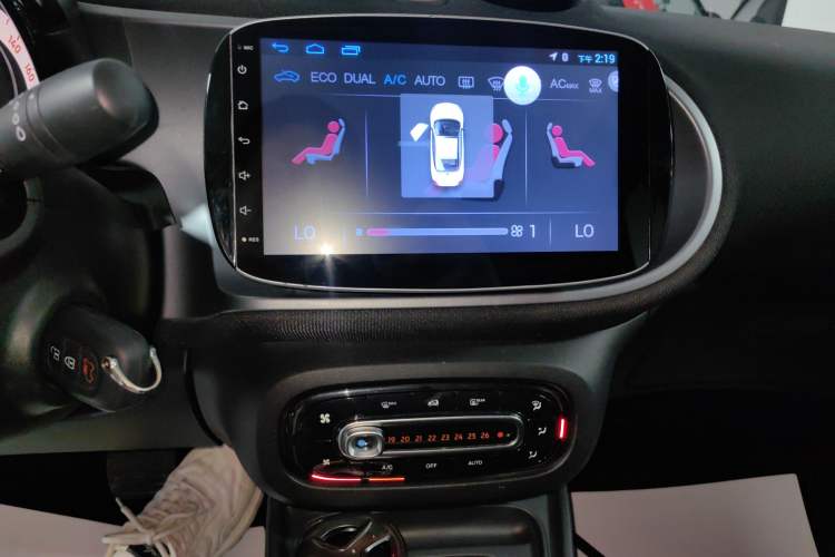 Used smart fortwo 2016 1.0L 52 kW Convertible Passion Edition Audio And AC Panel