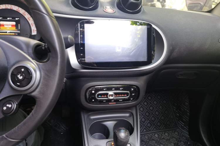Used smart fortwo 2016 1.0L 52 kW Convertible Passion Edition Audio And AC Panel