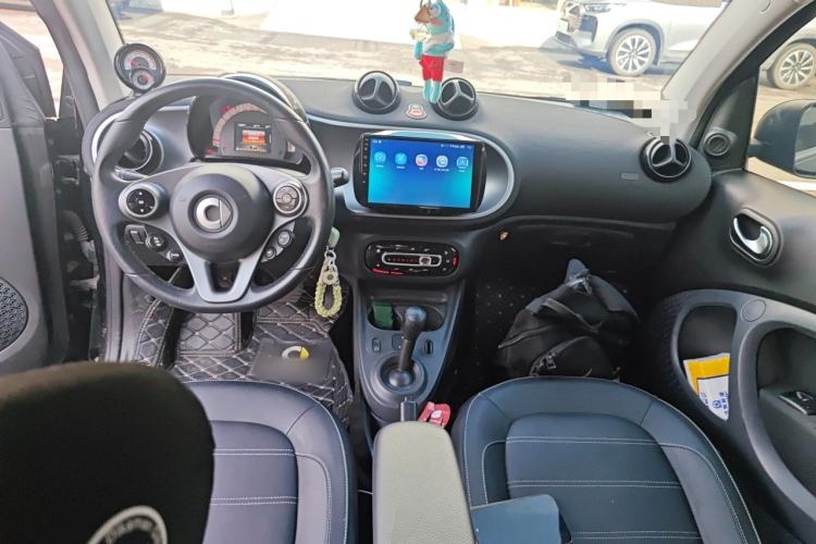 Used smart fortwo 2016 0.9T 66kW Hardtop Pioneer Edition Center Console