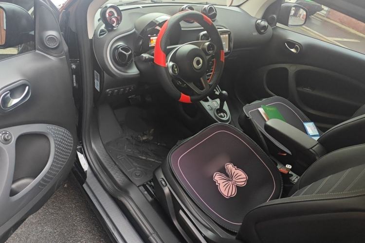 Used smart fortwo 2016 0.9T 66 kW Convertible Pioneer Edition Driver Seat