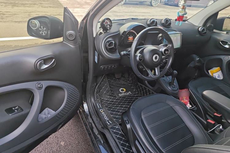 Used smart fortwo 2016 0.9T 66kW Hardtop Pioneer Edition Driver Seat