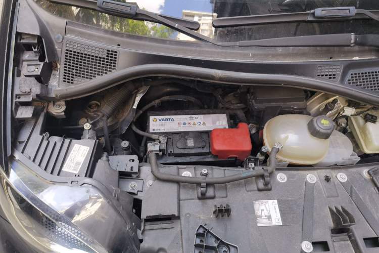 Used smart fortwo 2016 1.0L 52 kW Convertible Passion Edition Engine Bay Right