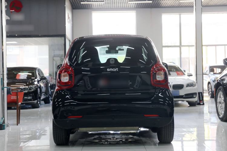 Used smart fortwo 2016 0.9T 66kW Hardtop Pioneer Edition Exterior 2
