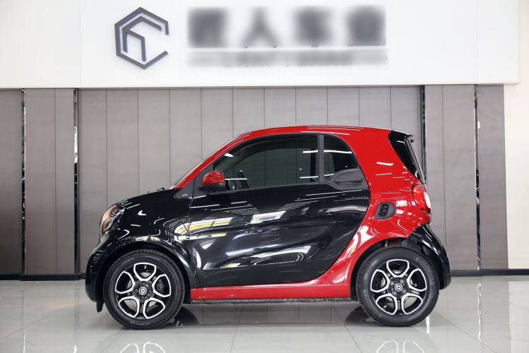 Used smart fortwo 2016 0.9T 66kW Hardtop Pioneer Edition Exterior 3