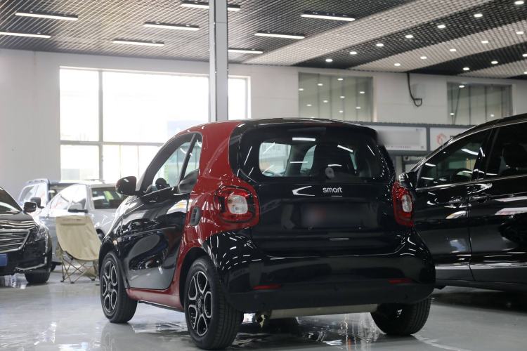 Used smart fortwo 2016 0.9T 66kW Hardtop Pioneer Edition Exterior 5