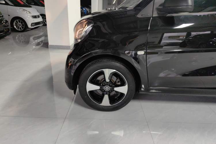 Used smart fortwo 2016 1.0L 52 kW Convertible Passion Edition Exterior 7