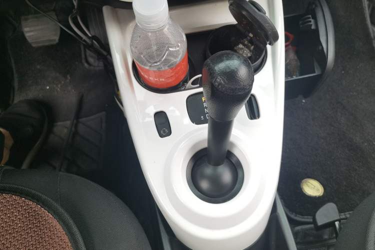 Used smart fortwo 2016 1.0L Grey Ranger Special Edition Gear Lever