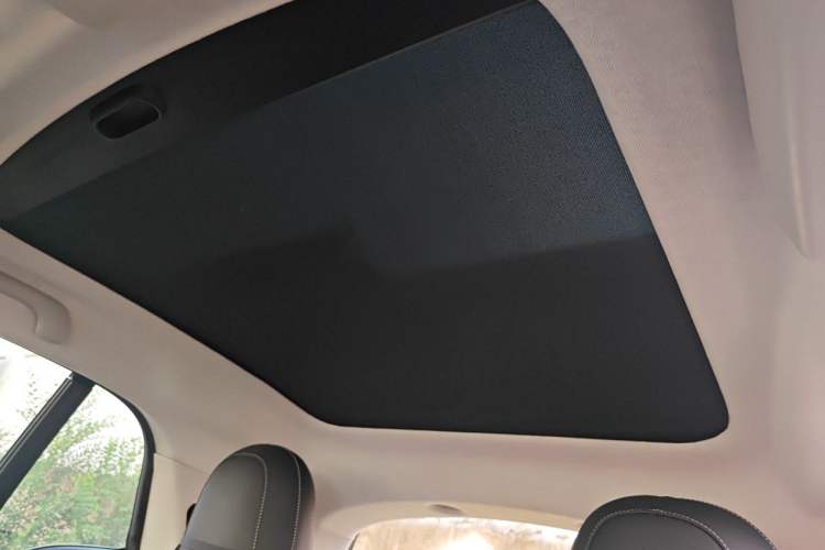 Used smart fortwo 2016 0.9T 66kW Hardtop Pioneer Edition Headliner