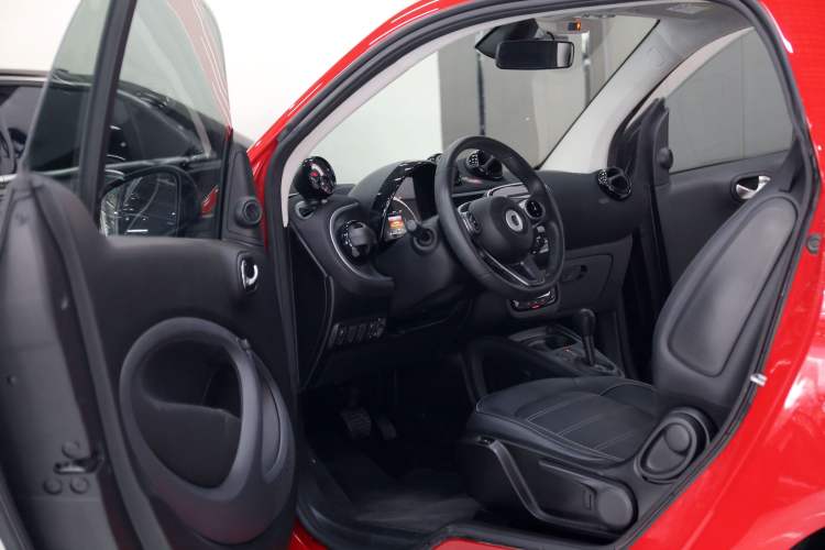 Used smart fortwo 2016 0.9T 66kW Hardtop Pioneer Edition Interior 1