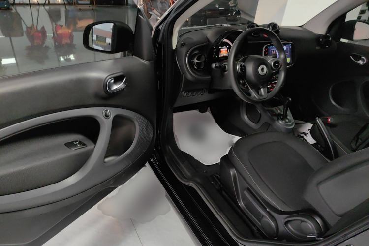Used smart fortwo 2016 1.0L 52 kW Convertible Passion Edition Interior 3
