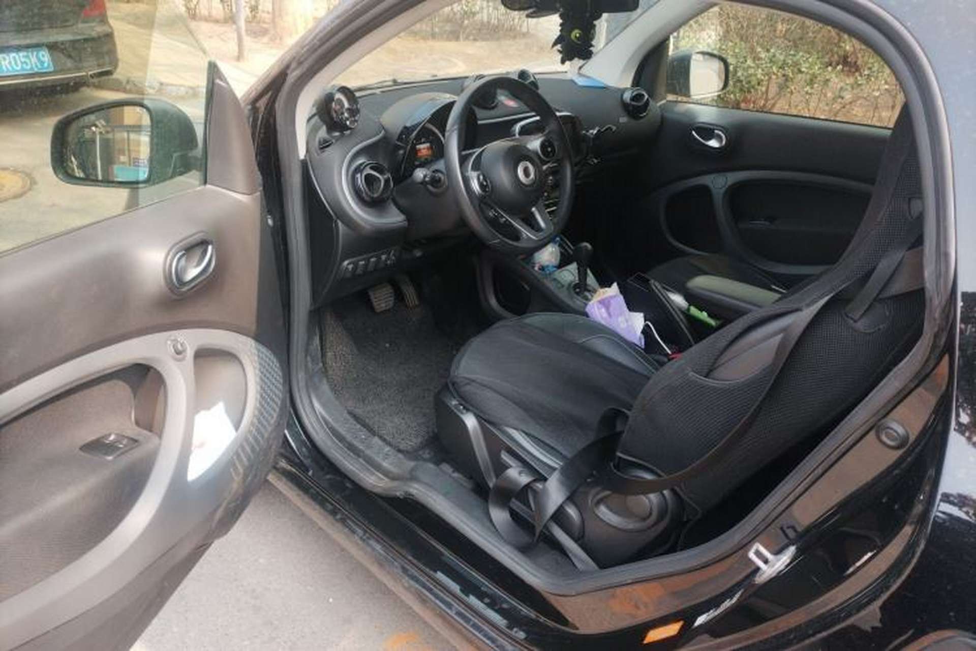 Used smart fortwo 2016 0.9T 66kW Hardtop Pioneer Edition Interior 3