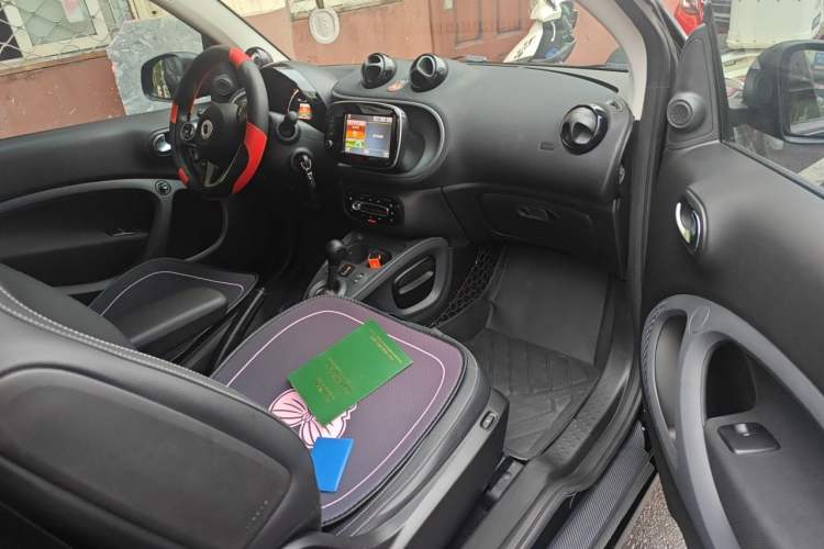 Used smart fortwo 2016 0.9T 66 kW Convertible Pioneer Edition Left Rear Seat