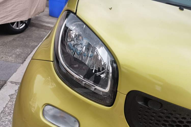 Used smart fortwo 2016 1.0L Grey Ranger Special Edition Right Front Headlight