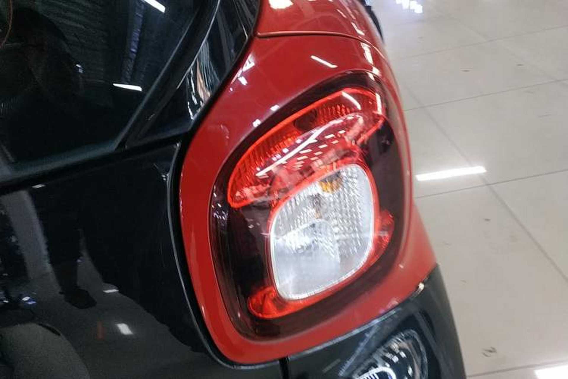 Used smart fortwo 2016 0.9T 66kW Hardtop Pioneer Edition Right Rear Taillight