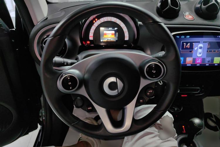 Used smart fortwo 2016 1.0L 52 kW Convertible Passion Edition Steering Wheel