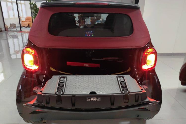 Used smart fortwo 2016 1.0L 52 kW Convertible Passion Edition Trunk