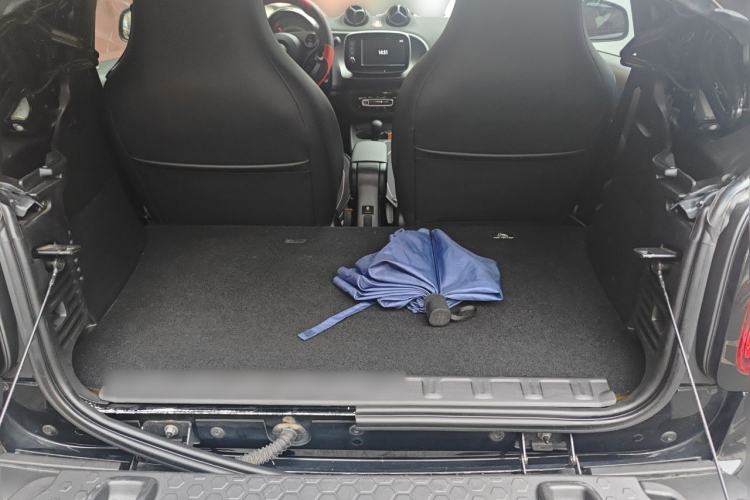 Used smart fortwo 2016 0.9T 66 kW Convertible Pioneer Edition Trunk