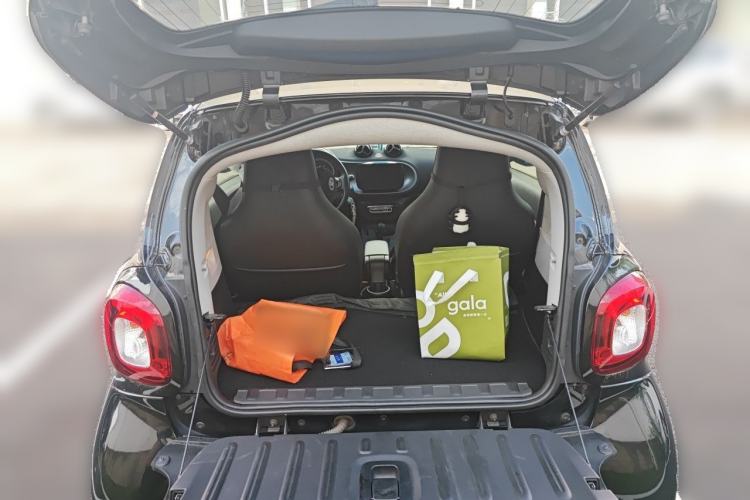 Used smart fortwo 2016 0.9T 66kW Hardtop Pioneer Edition Trunk