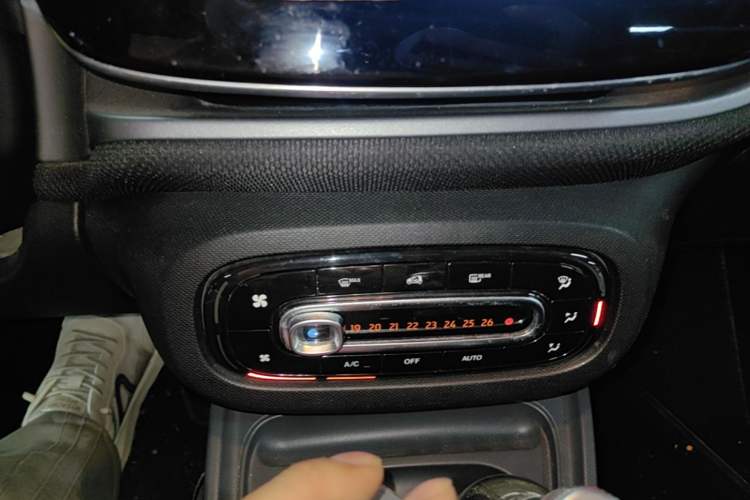 Used smart fortwo 2016 0.9T 66kW Hardtop Pioneer Edition Audio And AC Panel