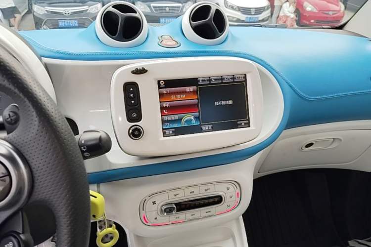 Used smart fortwo 2016 0.9T 66kW Hardtop Ultimate Edition Audio And AC Panel