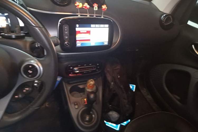 Used smart fortwo 2016 0.9T 66kW Hardtop Pioneer Edition Audio And AC Panel