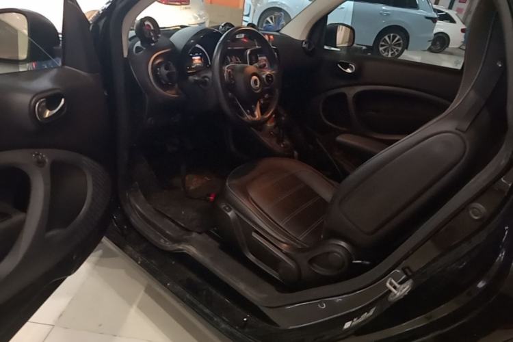 Used smart fortwo 2016 0.9T 66kW Hardtop Pioneer Edition Driver Seat