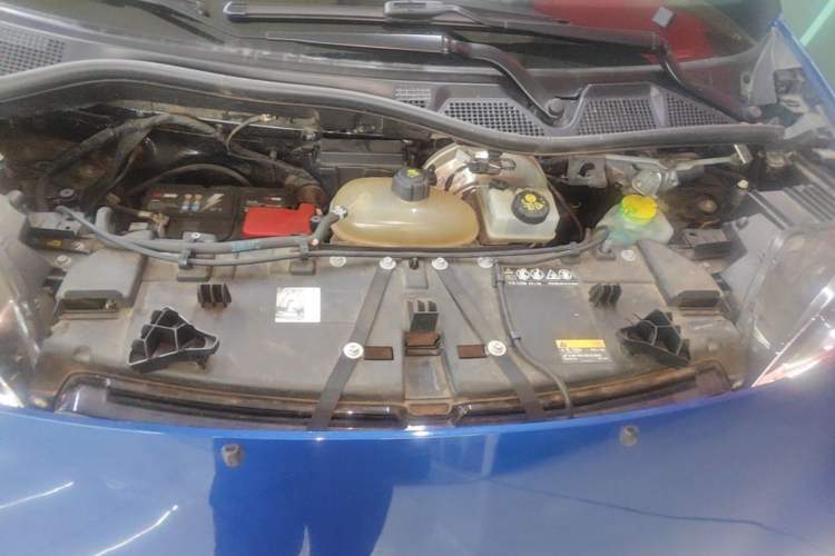 Used smart fortwo 2016 0.9T 66kW Hardtop Pioneer Edition Engine Bay