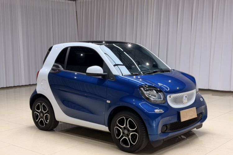 Used smart fortwo 2016 0.9T 66kW Hardtop Pioneer Edition Exterior 3