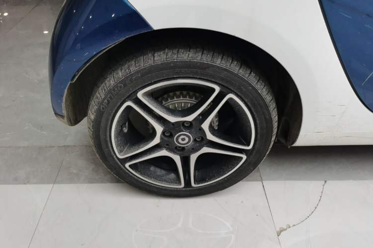 Used smart fortwo 2016 0.9T 66kW Hardtop Pioneer Edition Exterior 5