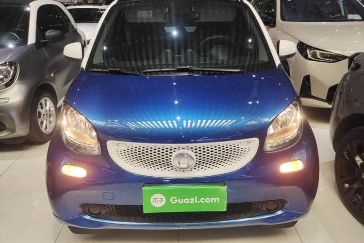 Used smart fortwo 2016 0.9T 66kW Hardtop Pioneer Edition Front