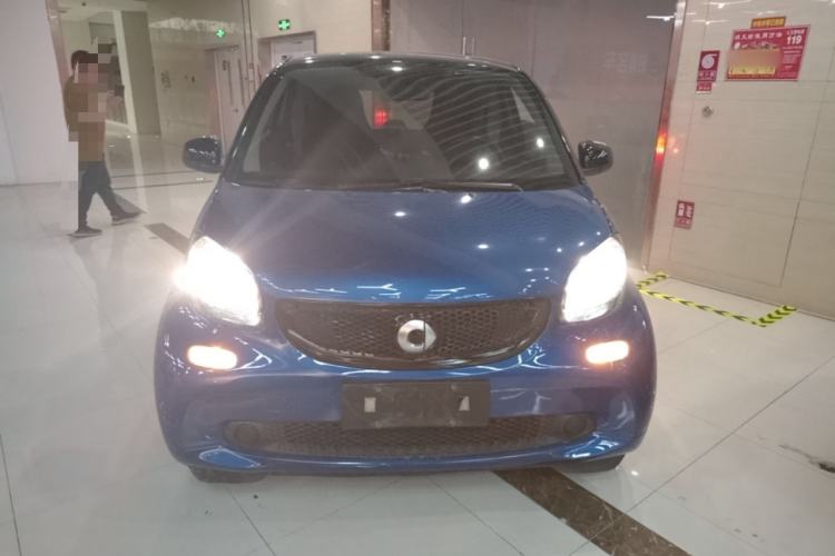 Used smart fortwo 2016 0.9T 66kW Hardtop Pioneer Edition Front
