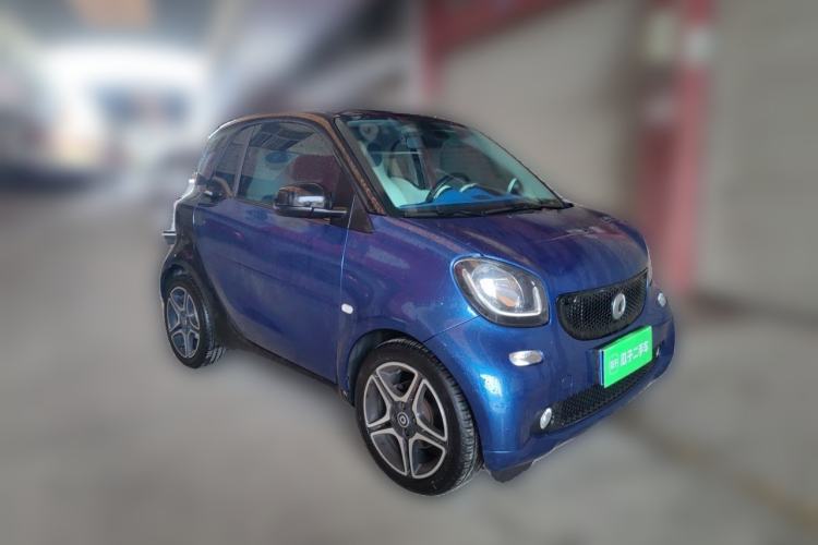 Used smart fortwo 2016 0.9T 66kW Hardtop Ultimate Edition Front Right 45 Deg