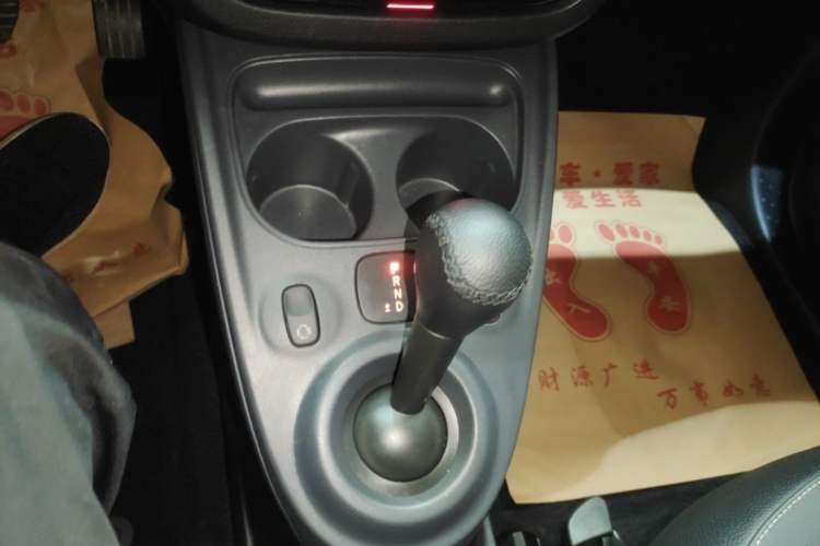 Used smart fortwo 2016 0.9T 66kW Hardtop Pioneer Edition Gear Lever