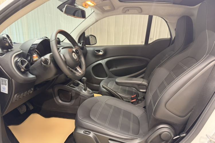 Used smart fortwo 2016 0.9T 66kW Hardtop Pioneer Edition Left Front Seat