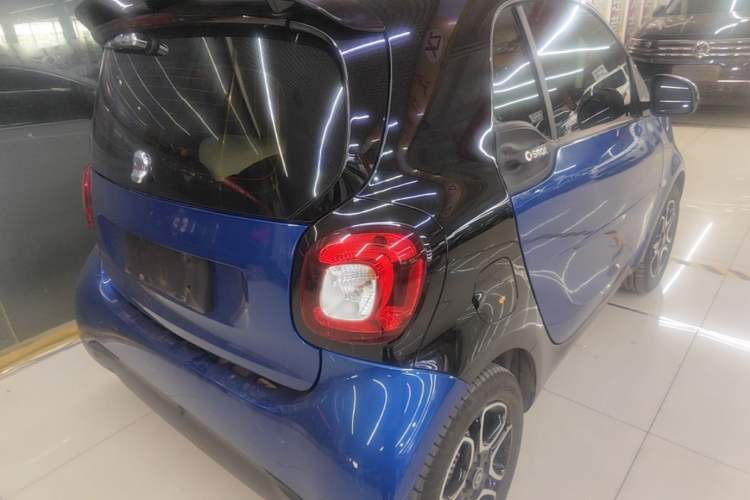 Used smart fortwo 2016 0.9T 66kW Hardtop Pioneer Edition Rear Right 45 Deg