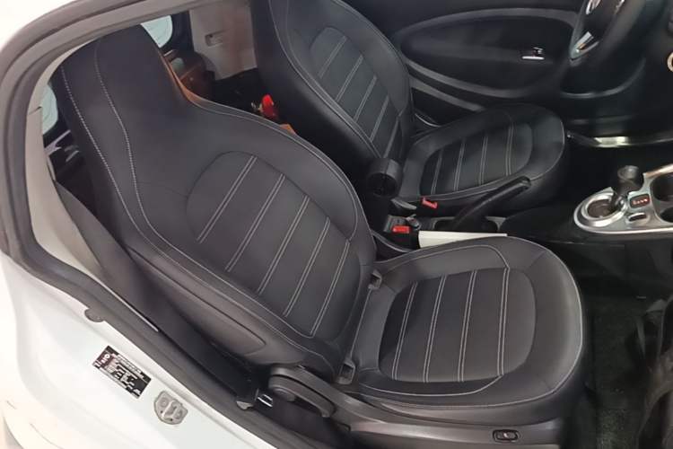 Used smart fortwo 2016 0.9T 66kW Hardtop Pioneer Edition Right Front Seat