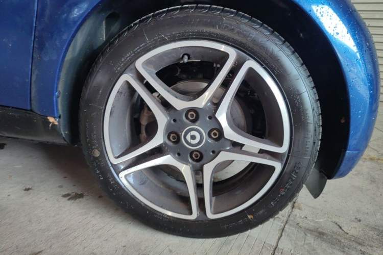 Used smart fortwo 2016 0.9T 66kW Hardtop Ultimate Edition Right Front Wheel Hub