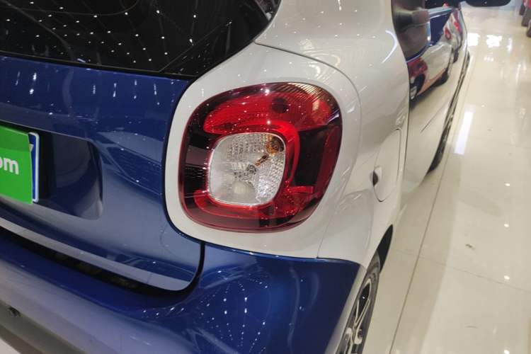 Used smart fortwo 2016 0.9T 66kW Hardtop Pioneer Edition Right Rear Taillight