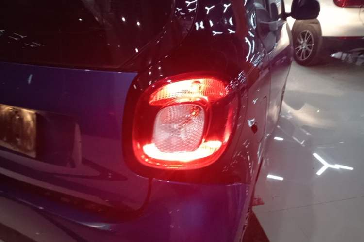 Used smart fortwo 2016 0.9T 66kW Hardtop Pioneer Edition Right Rear Taillight